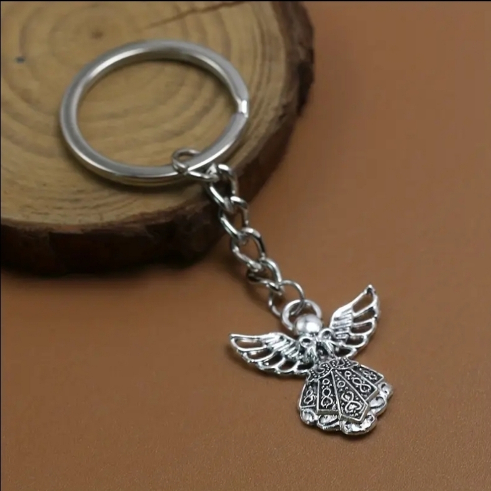 Elegant Silver Guardian Angel Keychain. NEW!